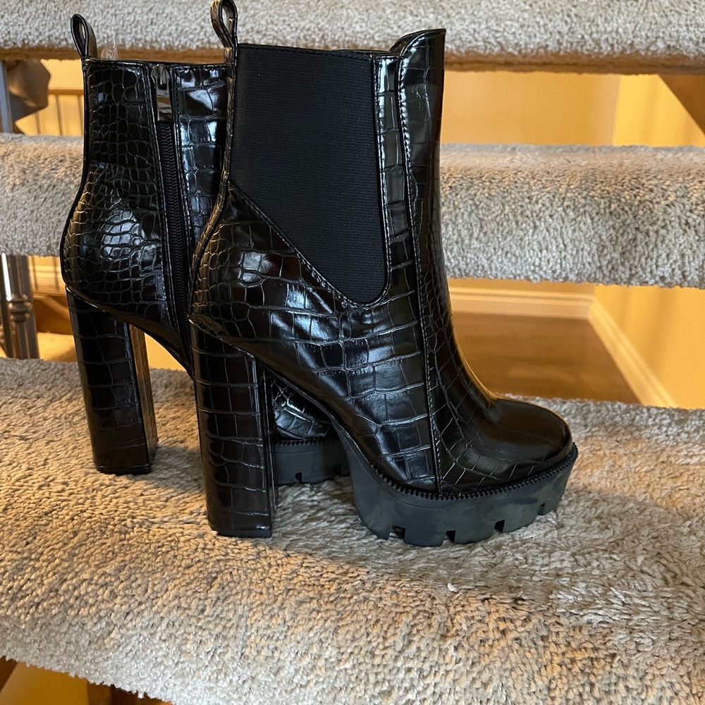 Ego boots - Picture 1 of 7